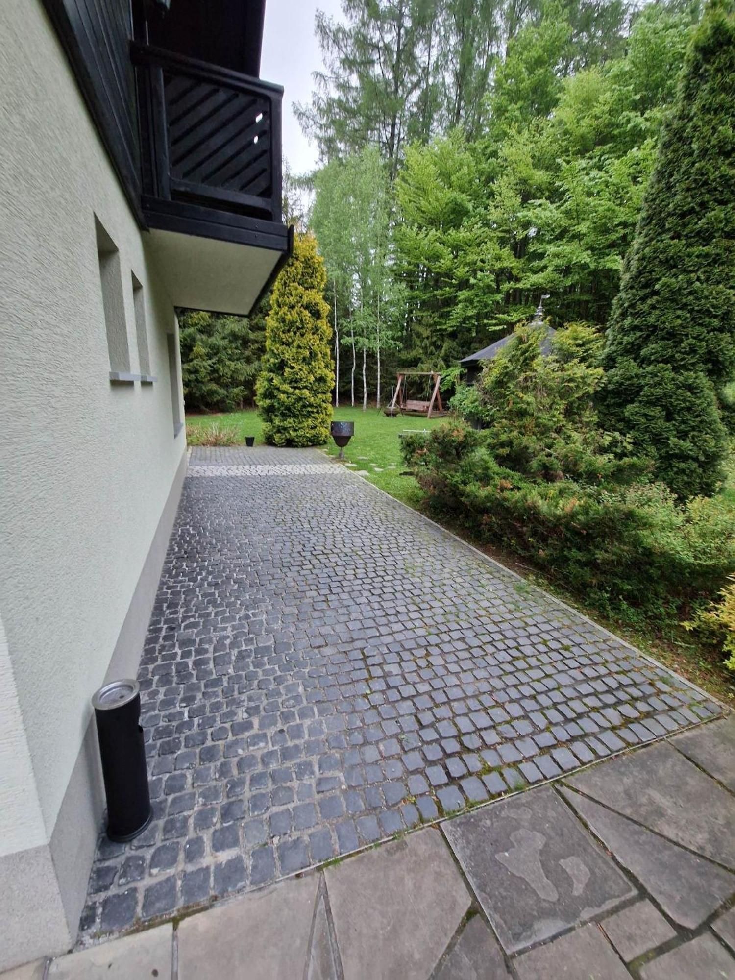 Villa Falsztyn Holiday Home Buitenkant foto