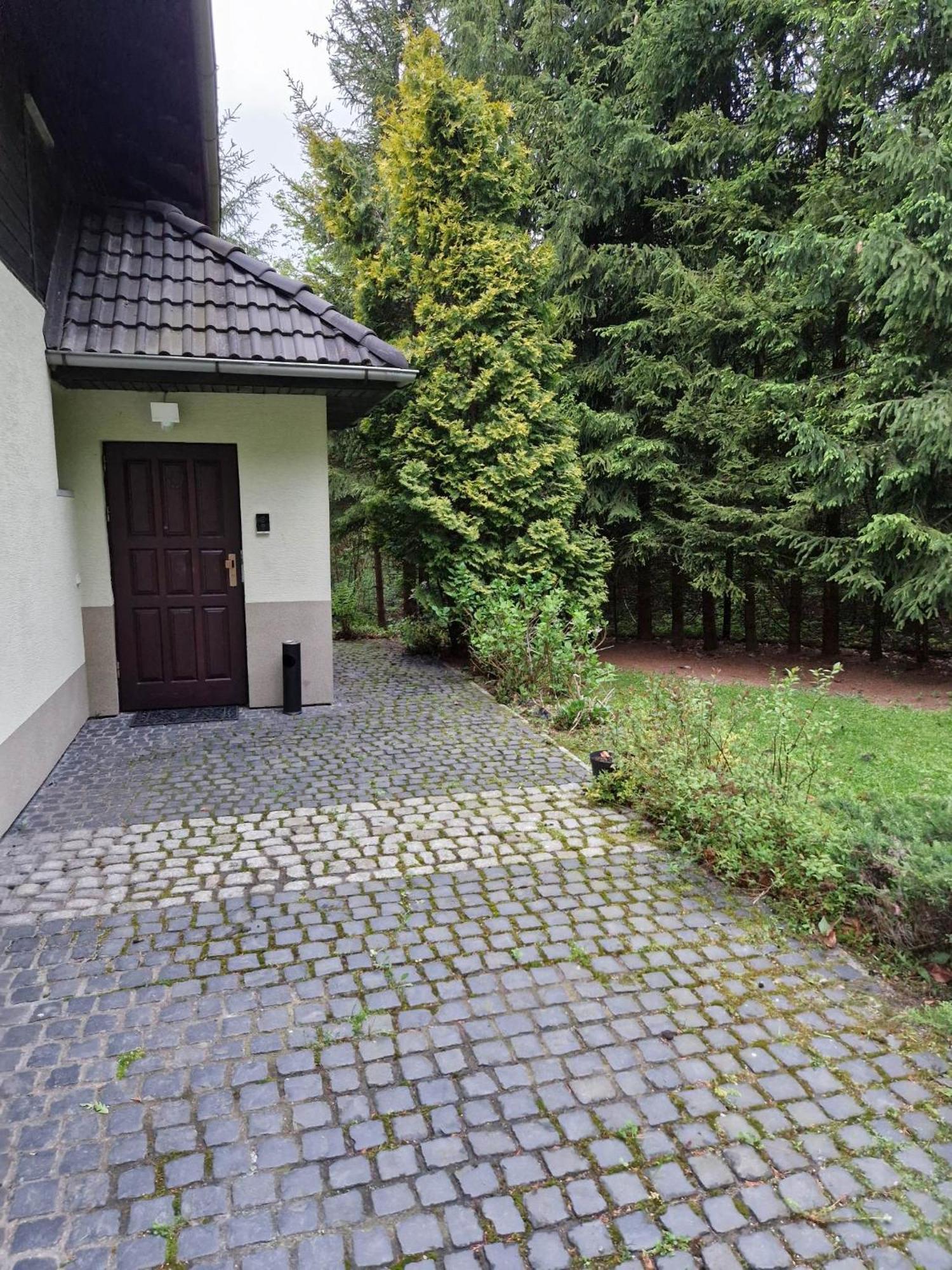 Villa Falsztyn Holiday Home Buitenkant foto