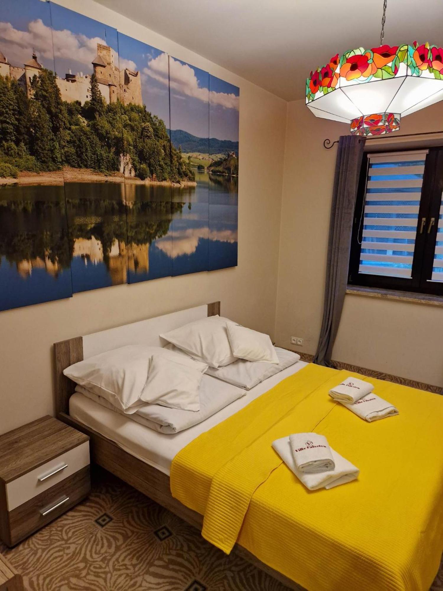 Villa Falsztyn Holiday Home Buitenkant foto