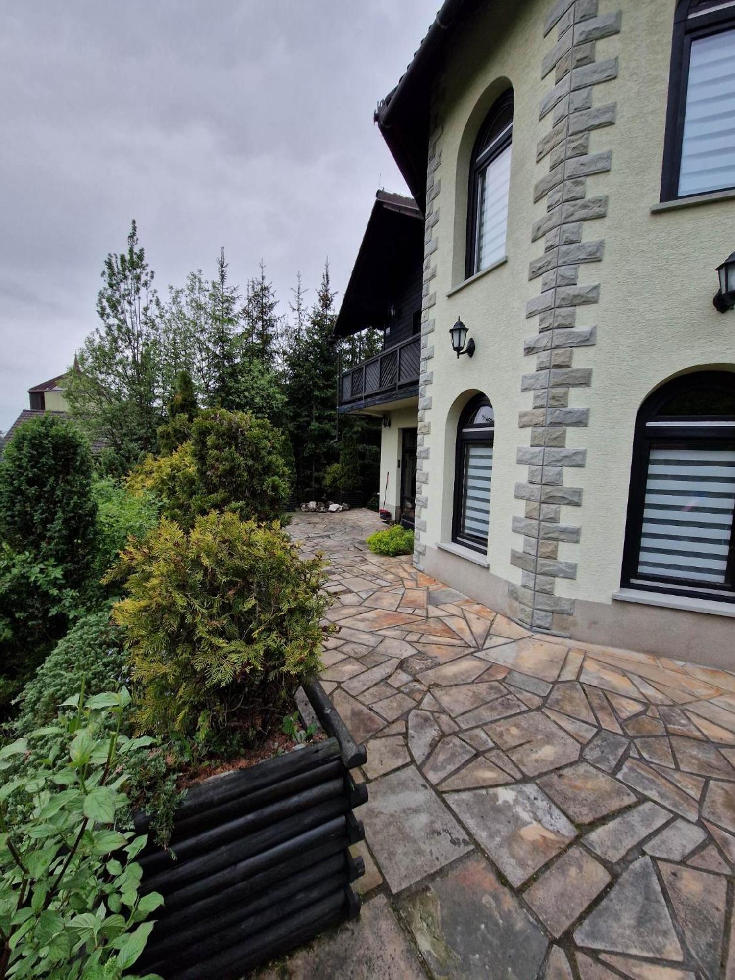 Villa Falsztyn Holiday Home Buitenkant foto