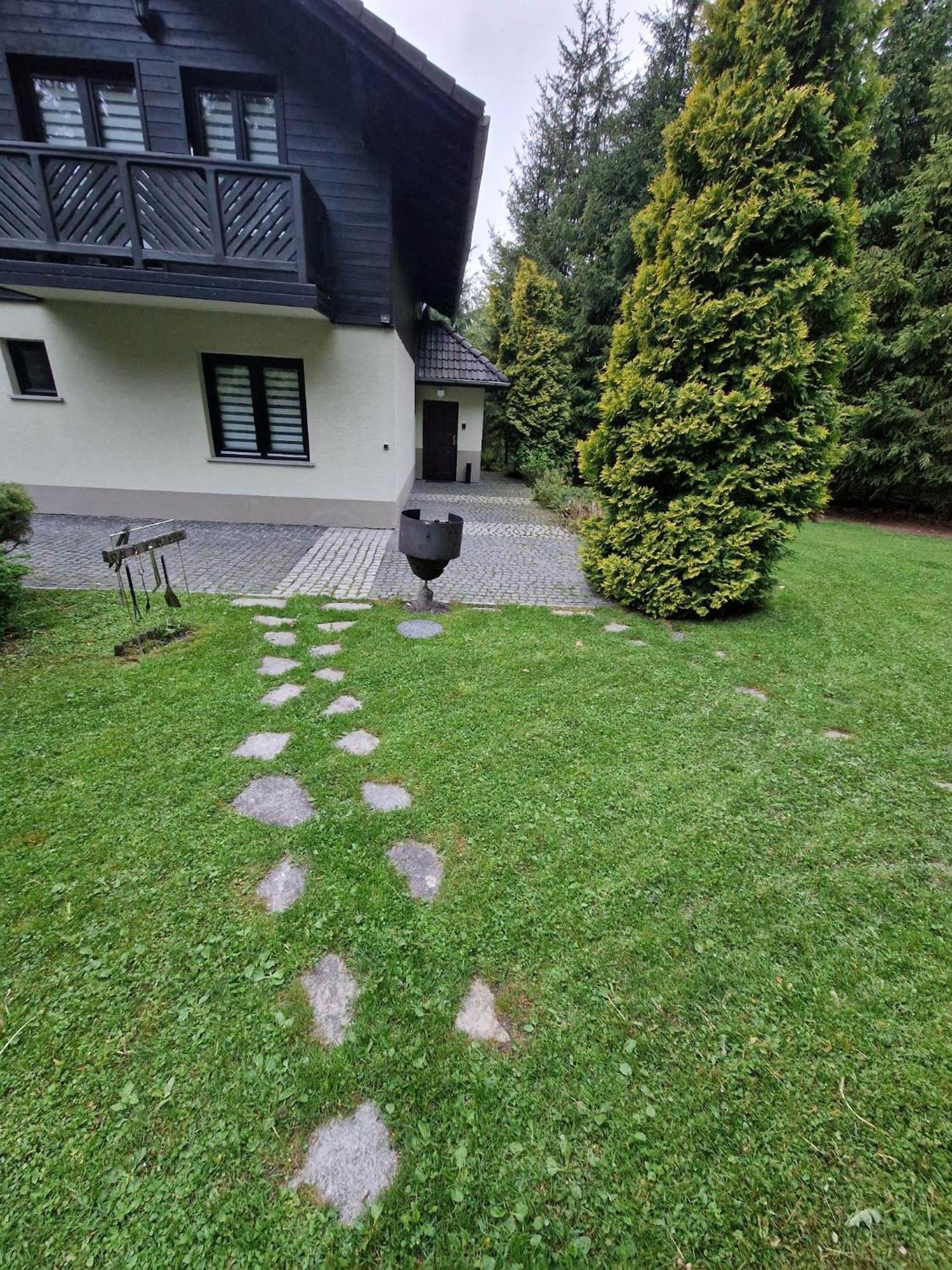 Villa Falsztyn Holiday Home Buitenkant foto