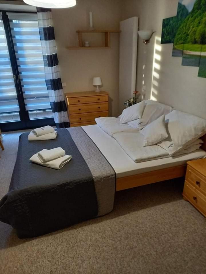Villa Falsztyn Holiday Home Buitenkant foto