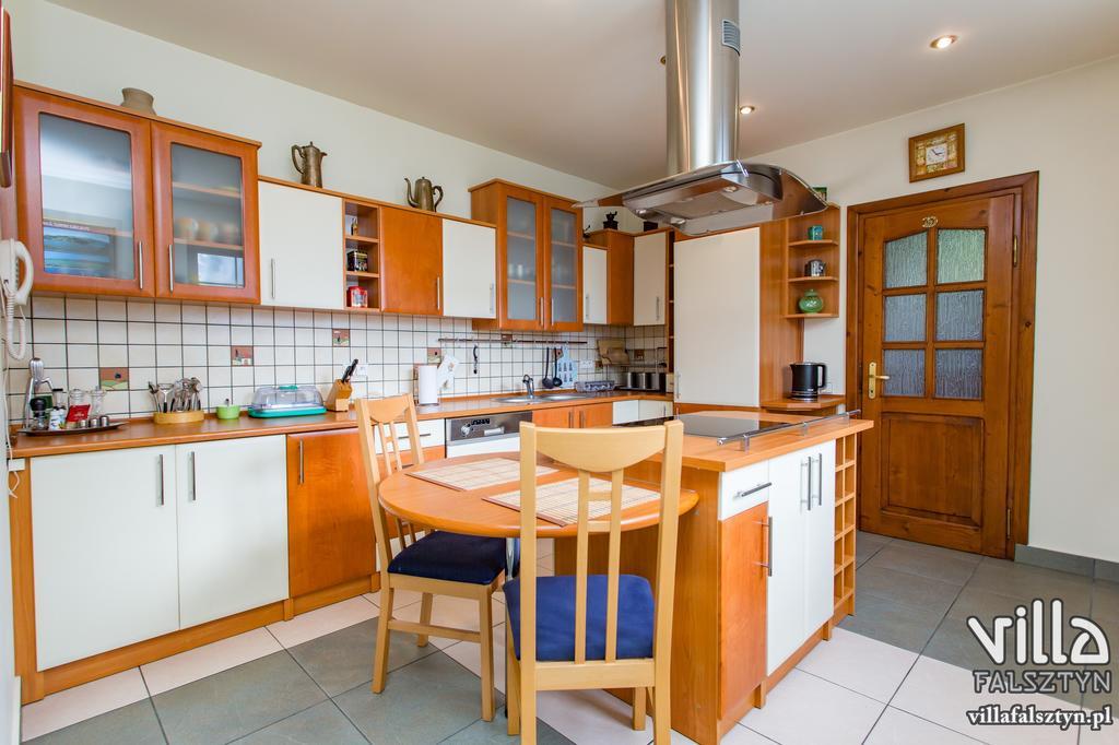 Villa Falsztyn Holiday Home Buitenkant foto